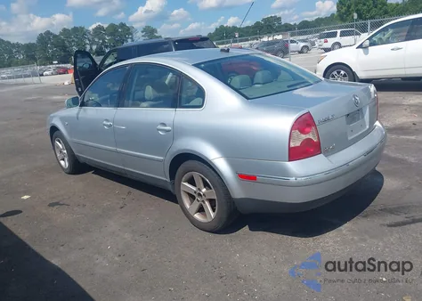 2004 Volkswagen Passat Glx from USA, damaged, VIN WVWRH63BX4P093381